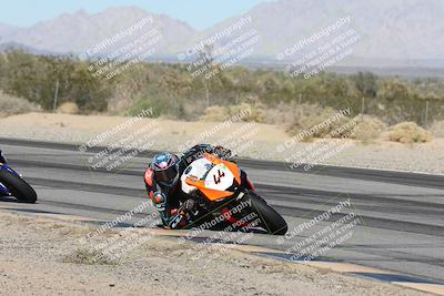 media/Dec-07-2025-CVMA (Sun) [[3e7d2de5dc]]/Race 4-Supersport Middleweight/